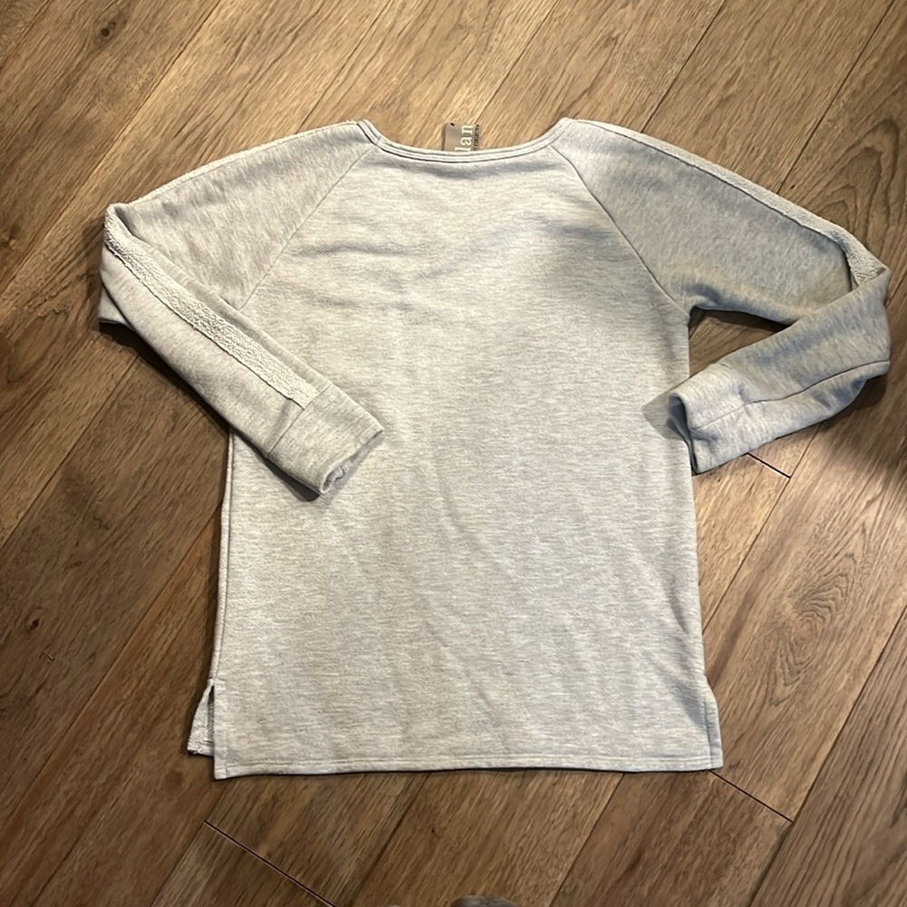 DOLAN | gray crewneck sweatshirt, size medium - Picture 4 of 6